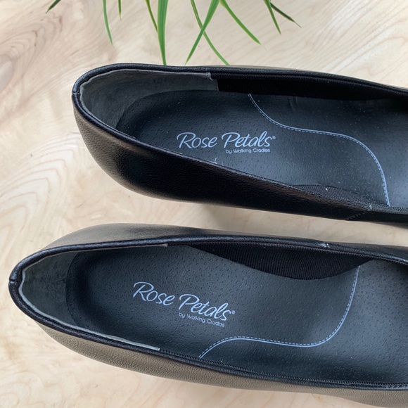 Rose Petals woman’s NWT heels - Picture 4 of 10